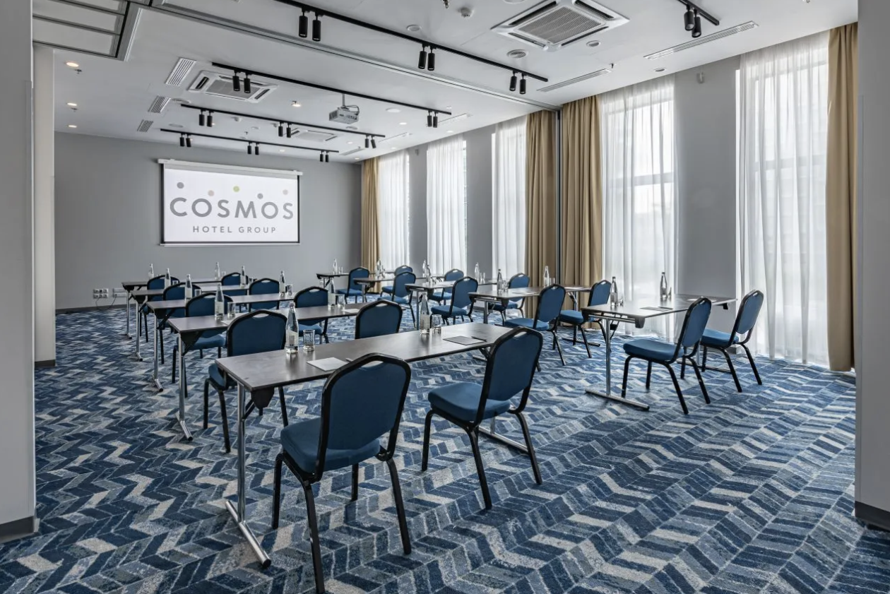 Фасад отеля Cosmos Москва Павелецкая